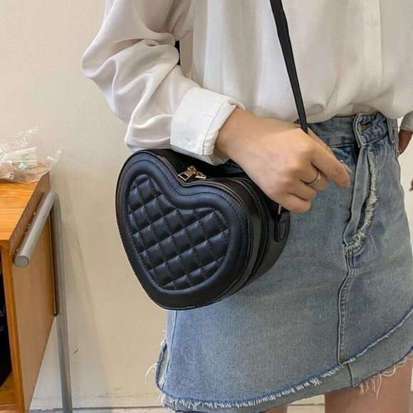 Quilted Heart Crossbody Handbag - Picture 3 of 6